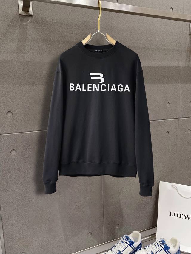 巴黎世家 Balenciaga官网 新款字母印花双层重工字母图案不管是t桖还是卫衣都是每年的爆款单品 前幅大面积印花采用大康丽数码印花机直喷 成本极高 经过多次