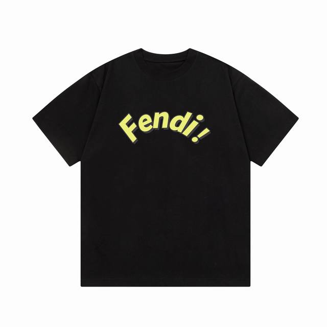 D 隔天到 Fendi 芬迪 字母直喷印花 Logo标识精致升级，灵感源自八十年代复古 原版面料 官方同款 短袖t恤 定制300克同缸染面料 手感非常舒服 春夏