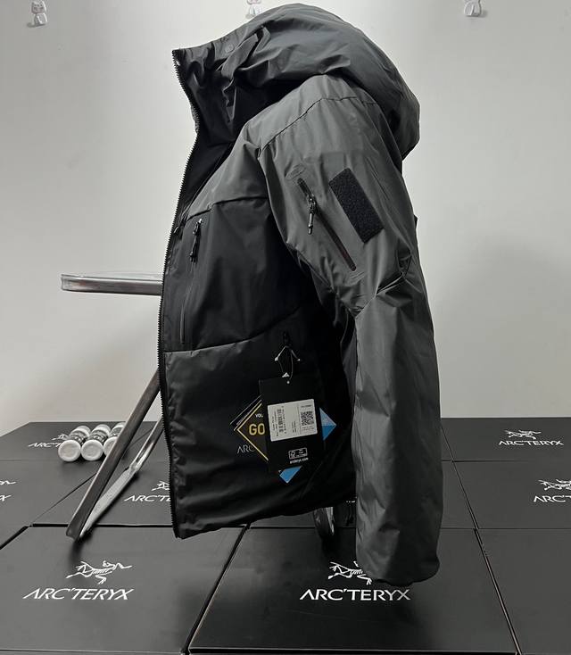 高品质90白鸭绒 秒回弹 全网独家现货 Yb开发 Arcteryx鸟家 System_A4.0 跃冬揽石 系列kobah Parka拼接logo硬壳羽绒服滑雪服