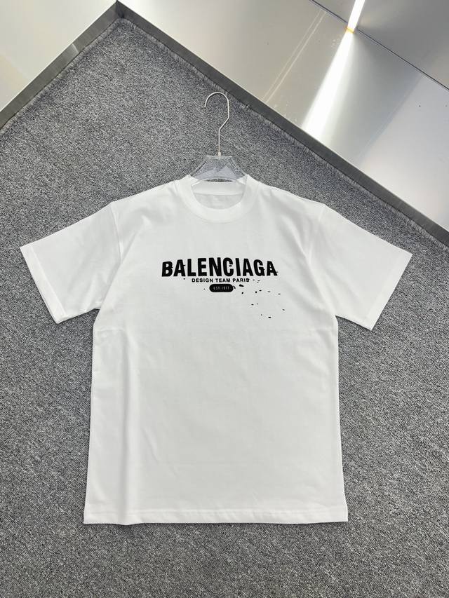 Balen巴黎 25Ss 大师亲手设计潮牌新品印花圆领短袖t恤 春夏最新砖柜同步 Os落肩版型 300克重全棉 时尚又个性 超级百搭好看的一款 男女都非常合适