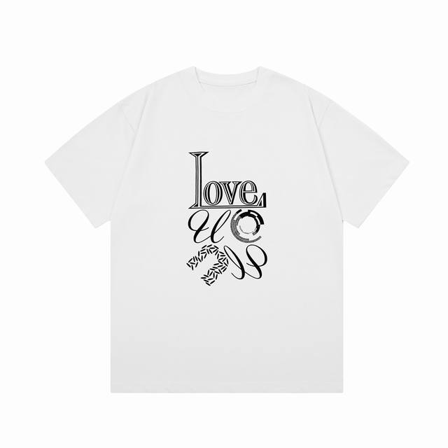 隔天到 Loewe 罗意威 扭曲字母直喷印花 Logo标识精致升级，灵感源自八十年代复古 原版面料 官方同款 短袖t恤 定制300克同缸染面料 手感非常舒服 春