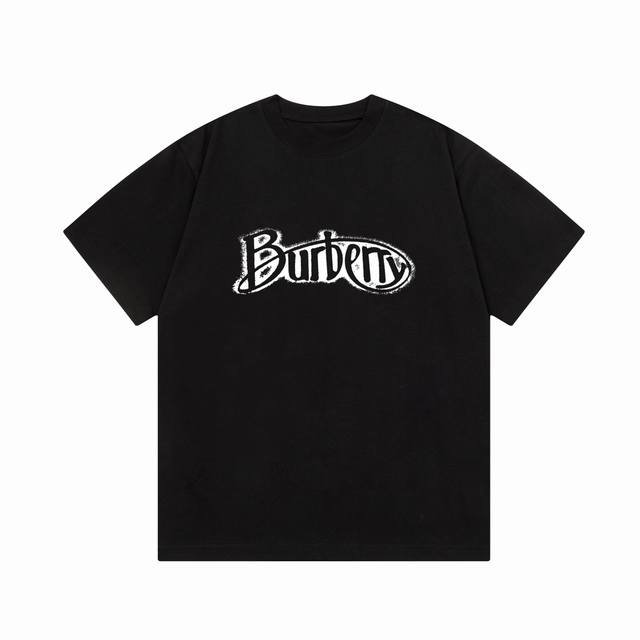 隔天到 Burberry 巴宝莉 字母直喷印花 Logo标识精致升级，灵感源自八十年代复古 原版面料 官方同款 短袖t恤 定制300克同缸染面料 手感非常舒服