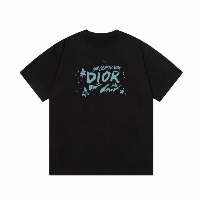 隔天到 Dior 迪奥 星空系列字母印花 Logo标识精致升级，灵感源自八十年代复古 原版面料 官方同款 短袖t恤 定制300克同缸染面料 手感非常舒服 春夏砖