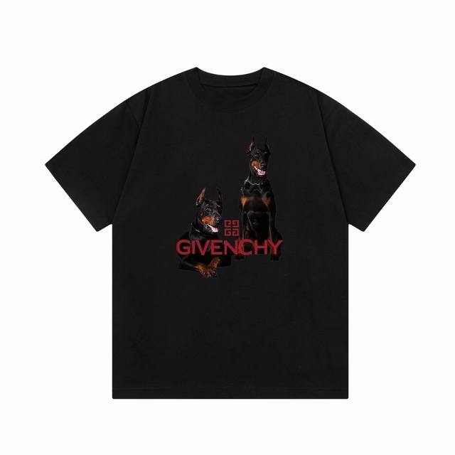 隔天到 Givenchy 纪梵希 杜宾犬印花 Logo标识精致升级，灵感源自八十年代复古 原版面料 官方同款 短袖t恤 定制300克同缸染面料 手感非常舒服 春