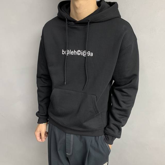 D Balenciaga 巴黎世家 24Ss新款潮流经典卫衣，精致裁剪，高品质工艺！采用定织定染纯棉面料420克左右纯棉卫衣面料！图案进口数码印花工艺，耐穿耐洗