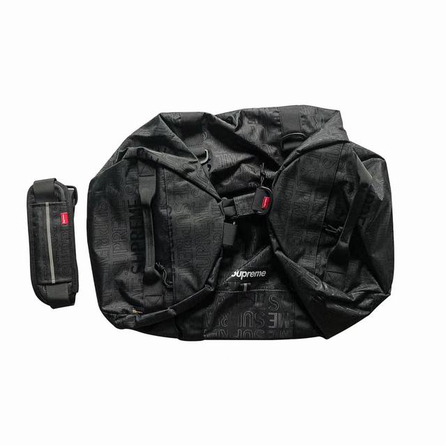 Supreme 46Th Duffle Bag Sup满印手提包 旅行包运动健身包 水桶包行李包 防水材质+3M反光 非常酷炫！ 内外supreme满印字母格纹