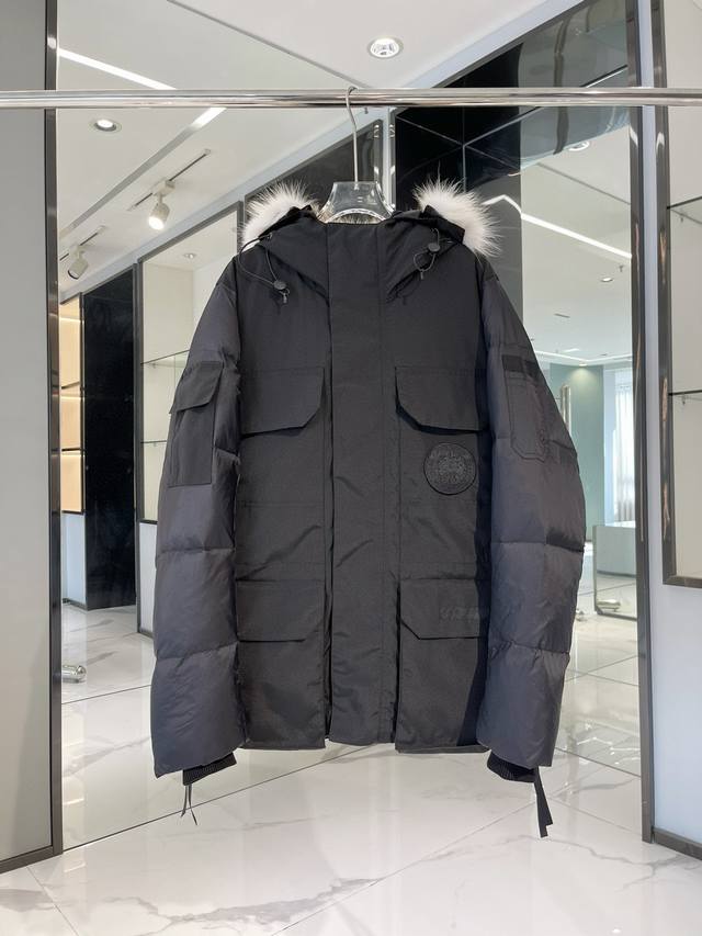 配毛领80 大鹅paradigm系列expedition派克大衣羽绒服 Paradigm 系列expedition 派克大衣采用两种面料重新构想了我们具标志性的