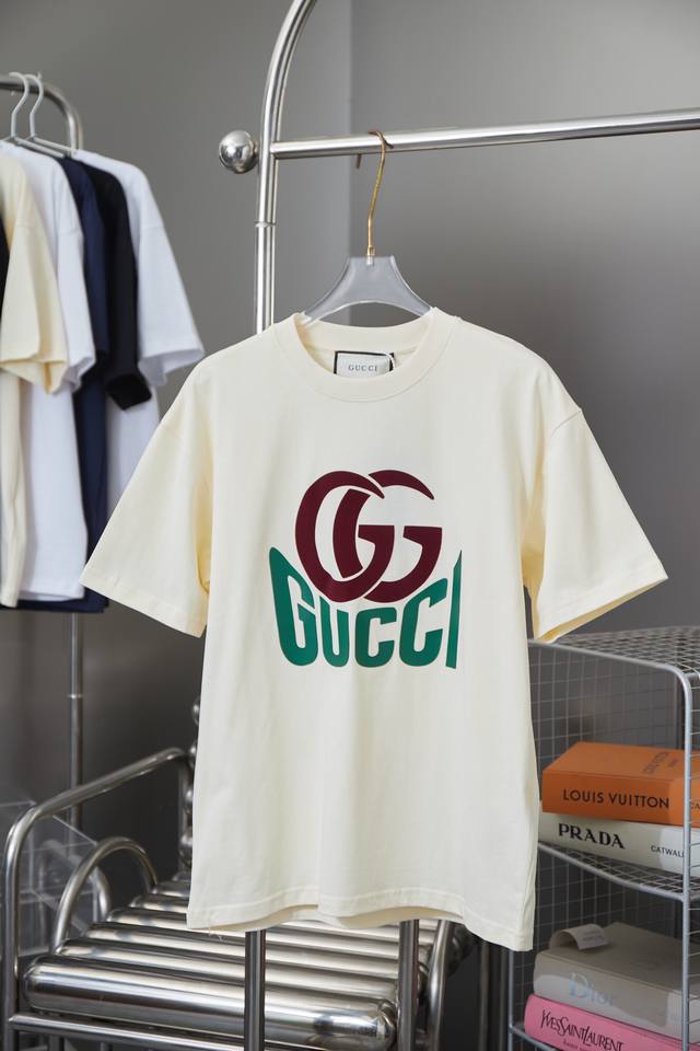 D 古驰 Gucci Gc 25Ss早春新款 经典红绿双g哇胶厚板短袖 轻奢主义 男女日常通勤穿搭必备单品 正确版本 欢迎对比 详细特征 280克100% 纯棉