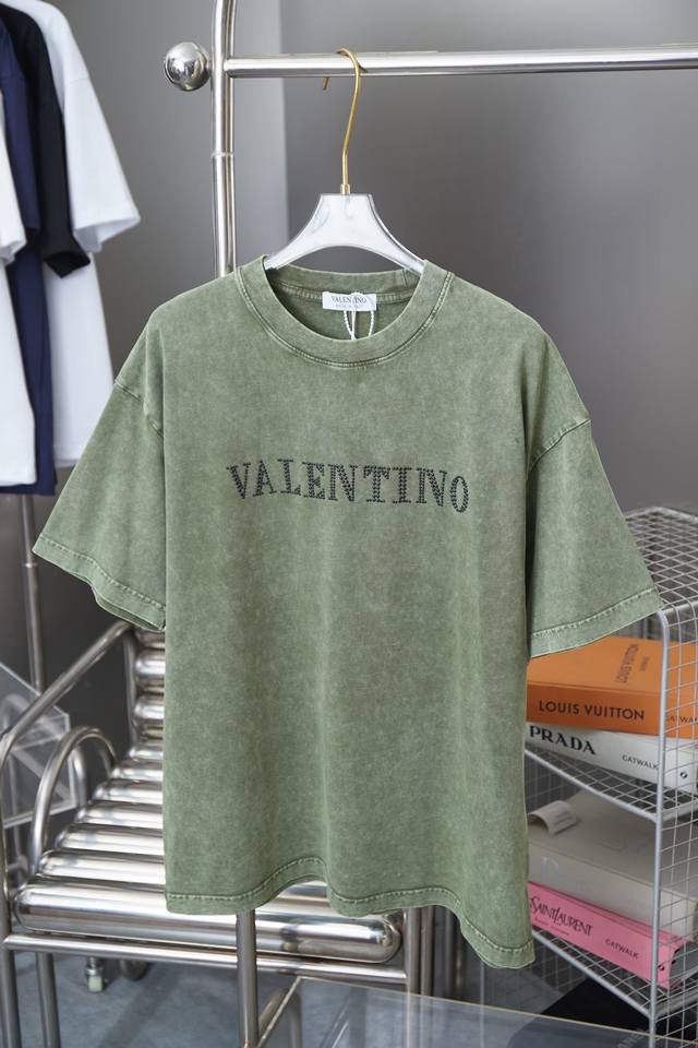 华伦天奴 Valentino 25Ss早春新款 烫钻短袖 轻奢主义 男女日常通勤穿搭必备单品 正确版本 欢迎对比 详细特征 280克100% 纯棉双纱汗布面料