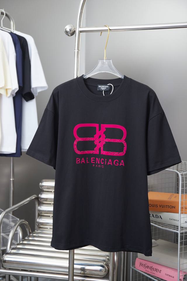 巴黎世家 Balenciaga Blcg 25Ss早春新款 植绒字母logo印花短袖 轻奢主义 男女日常通勤穿搭必备单品 正确版本 欢迎对比 详细特征 280克