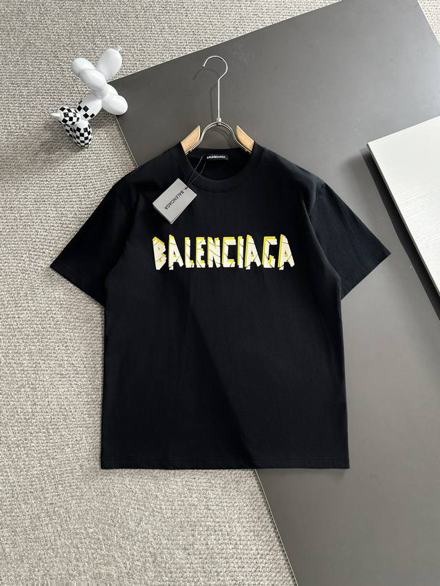 Balenciaga* 2025春夏款上新 原高版本 巴黎世家 面料采用260克高密度纯棉 不变形 不缩水 工艺介绍：双线走位 胸前双层印花＋硅胶工艺 颜色：黑