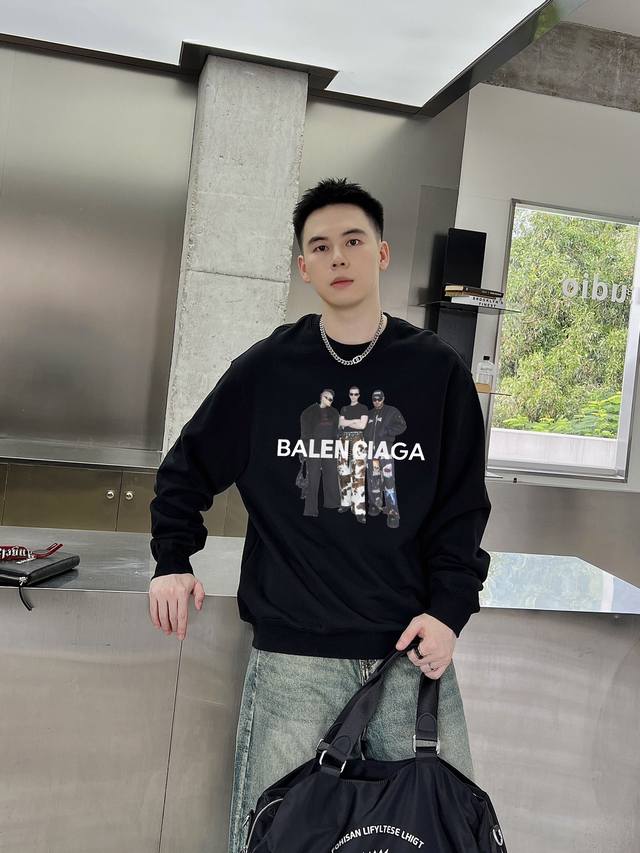 巴黎世家 Balenciaga官网 新款字母印花双层重工字母图案不管是t桖还是卫衣都是每年的爆款单品 前幅大面积印花采用大康丽数码印花机直喷 成本极高 经过多次