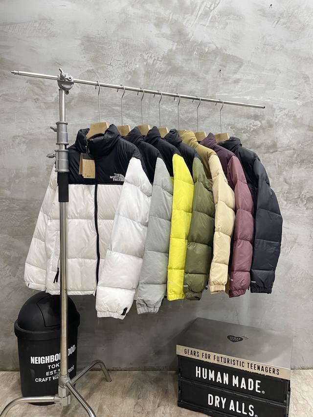 顶级原版北面 The North Face1996款羽绒服 是所有北面羽绒服中非常经典的一款 每年货都是供不应求 - 羽绒：采用80国标100%白鸭绒，充绒量3