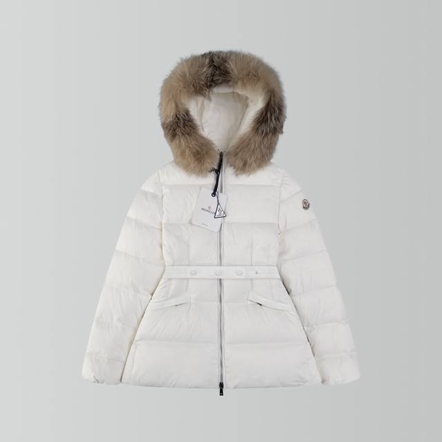 天花板狐狸毛版本 Moncler 蒙口moner Hermifur系列女短款重工艺尼龙羽绒服 连衣风帽搭配可拆卸火狐狐狸真毛领镀色五金压铸拉链加无形按扣前门襟