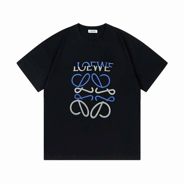 Loewe 罗意威 2025早春新款 定制270G双纱纯棉面料 已洗水处理 不变形 不掉色 进口田岛机错位刺绣字母logo 男女同款 短袖t 颜色：黑色 尺码：