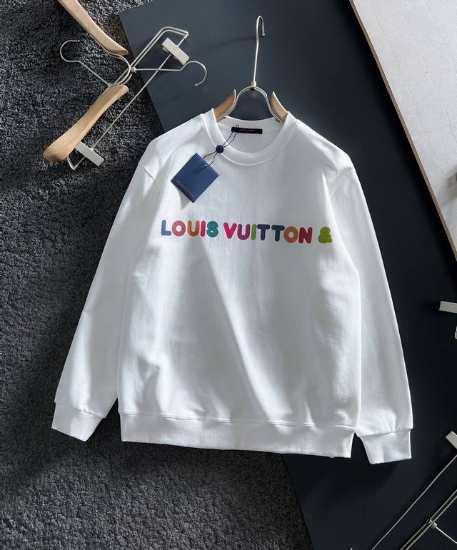 Louis Vuitton Lv 路易威登 2024秋冬男女同款情侣款最新的贸易订单长袖卫衣，全品相！！网红款！工艺采用图案logo压胶印花工艺设计！上身舒适透