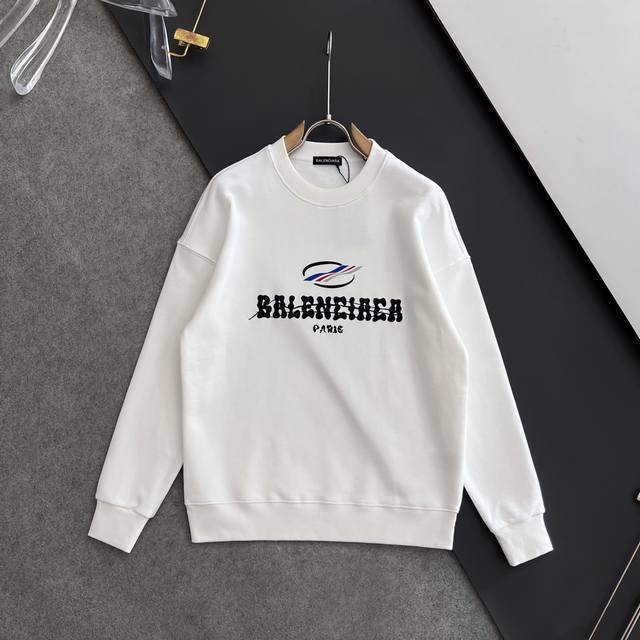 Balenciaga 巴黎世家 2024秋冬男女同款情侣款最新的贸易订单长袖卫衣，全品相！！网红款！工艺采用图案logo压胶印花工艺设计！上身舒适透气，不僵硬，