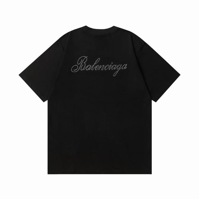 全年不下架 面料350克 Balenciaga 巴黎世家 24Ss 花字巴黎烫钻字母短袖 采用32支纯棉350克面料 布对板环保硫化染色，无尘烧毛加食毛工艺，确