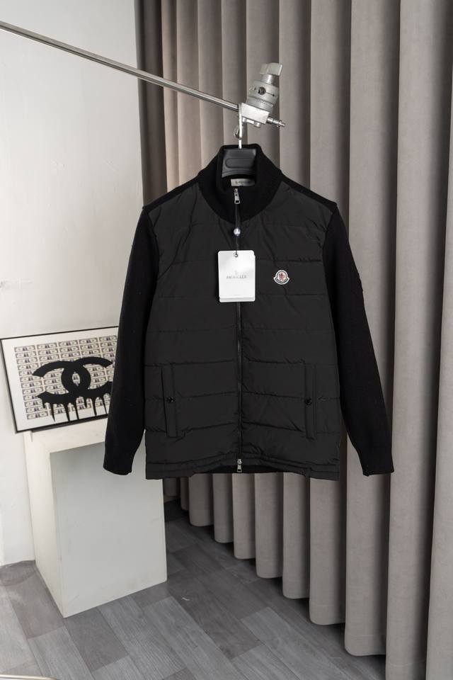 款号：He135 Moncler-蒙口24新款针织拼接羽绒服 面料采用聚酯纤维面料，内里填充物用90鹅绒填充而成，冬季保暖性极佳，针织毛线采用混羊毛毛线拼接而成