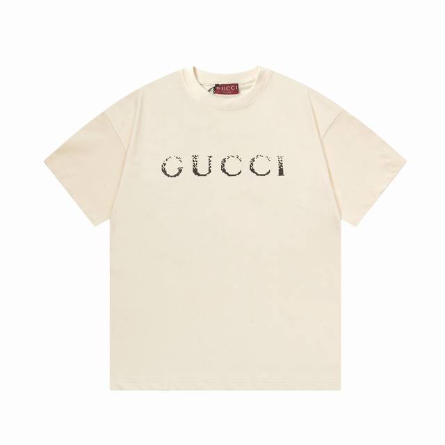 Gucci 古驰 爱心双g字母印花 Logo标识精致升级，灵感源自八十年代复古 原版面料 官方同款 短袖t恤 定制260 克同缸染面料 手感非常舒服 春夏最新砖