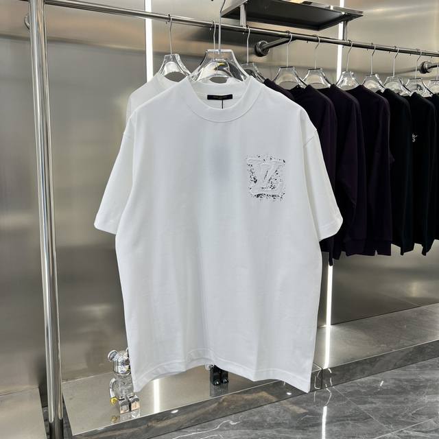 Lv 2024秋冬新款320克短袖t恤 激光烧花贴布绣拉浆印花 男女同款 S M L Xl Xxl 五个码 黑色 白色