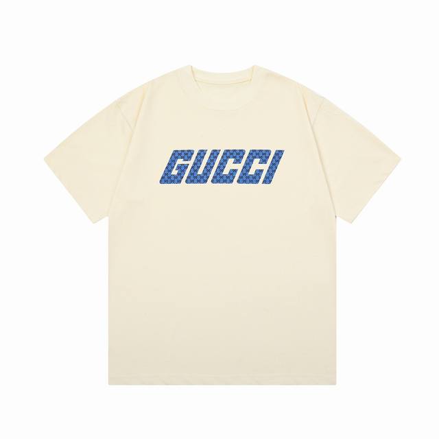 D 隔天到 Gucci 古驰 老花字母直喷印花 Logo标识精致升级，灵感源自八十年代复古 原版面料 官方同款 短袖t恤 定制300克同缸染面料 手感非常舒服