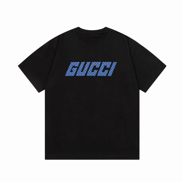 D 隔天到 Gucci 古驰 老花字母直喷印花 Logo标识精致升级，灵感源自八十年代复古 原版面料 官方同款 短袖t恤 定制300克同缸染面料 手感非常舒服