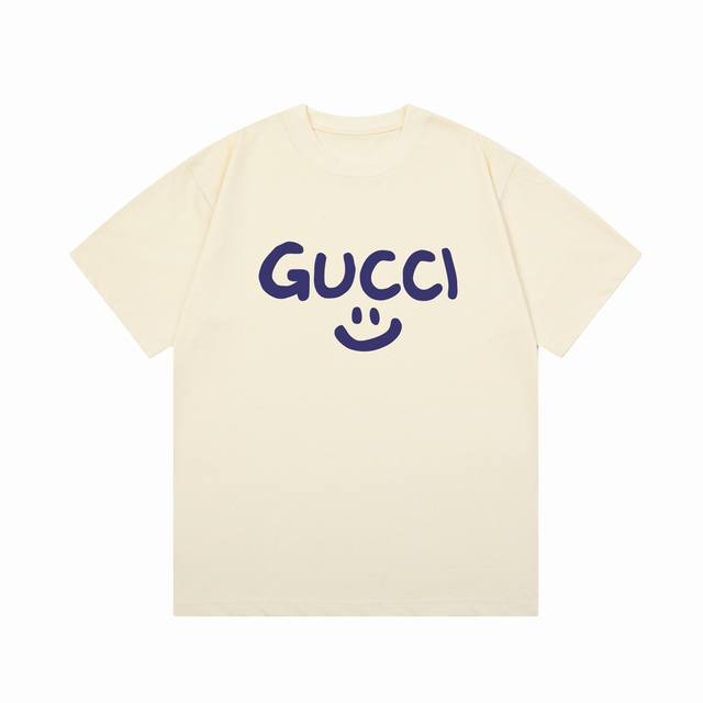 D 隔天到 Gucci 古驰 字母直喷印花 Logo标识精致升级，灵感源自八十年代复古 原版面料 官方同款 短袖t恤 定制300克同缸染面料 手感非常舒服 春夏