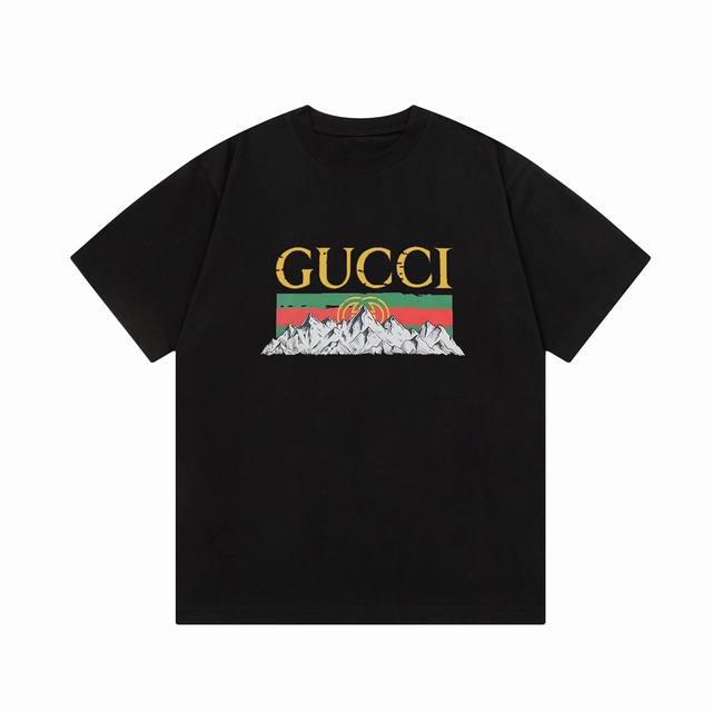 D 隔天到 Gucci 古驰 雪山字母直喷印花 Logo标识精致升级，灵感源自八十年代复古 原版面料 官方同款 短袖t恤 定制300克同缸染面料 手感非常舒服