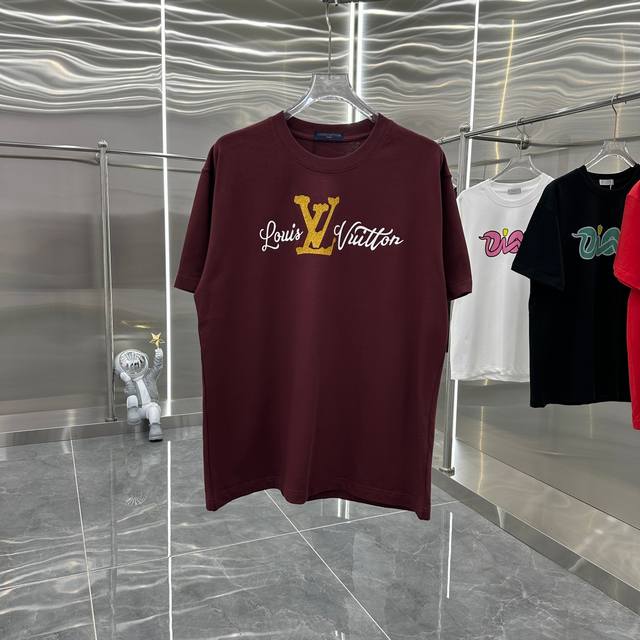 Lv 2024秋冬新款320克短袖t恤 金葱硅胶 男女同款宽松版 S M L Xl Xxl 五个码 黑色 白色 栗红