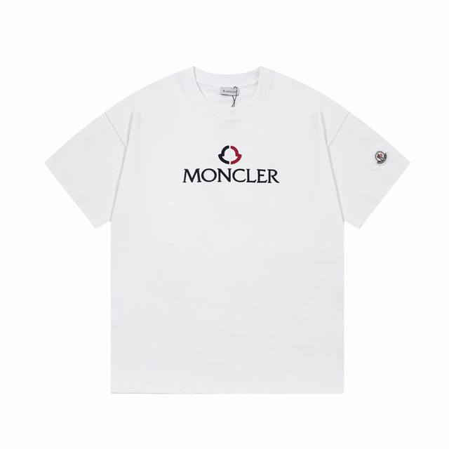 Moncler 蒙口 字母logo 刺绣 Logo标识精致升级，灵感源自八十年代复古 原版面料 官方同款 短袖t恤 定制260克同缸染面料 手感非常舒服 春夏砖