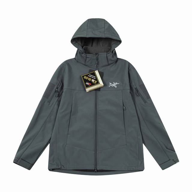 款号m372 Arc'Teryx 始祖鸟 Leaf Alpha Gen2 灰色鸟加绒冲锋衣连帽外套套装 正品客供的gore-Tex防风防泼水保暖的面料 成份包括