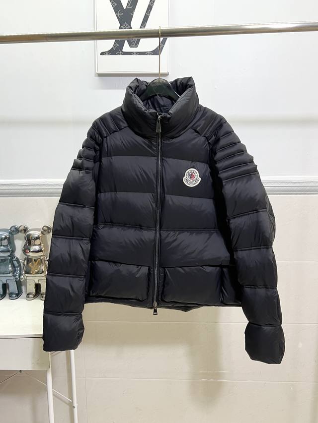 款号r170 顶级外贸 Moncler X Cistopher Raxxy联名款明星同款男女款3D绗缝拉链羽绒外套 颜色：黑色 尺码：0 1 2 3