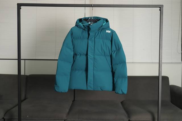 独家上 Helly Hansen 海丽汉森新款帽子可拆卸羽绒服外套！ 户外休闲都可驾驭！客供超轻羽绒专用科技防风防水面料，内里饱满鹅绒填充，轻盈蓬松，舒服保暖！