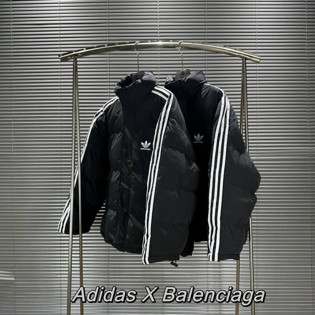 B127 巴黎世家 Balenciaga × Adidas联名走秀款三杠茧型棉服外套 轻奢主义 男女日常通勤穿搭必备单品 正确版本 欢迎对比 详细特征 面布、内