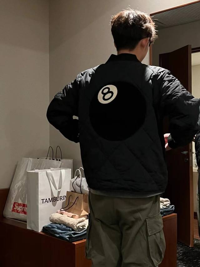 Stu29 资讯图 Stussy Fw23 8 Ball Quil Ted Liner Jacket 桌球黑8贴片撞色缝线拉链夹克外套 斯图西8号球菱形棉衣！男 - 点击图像关闭