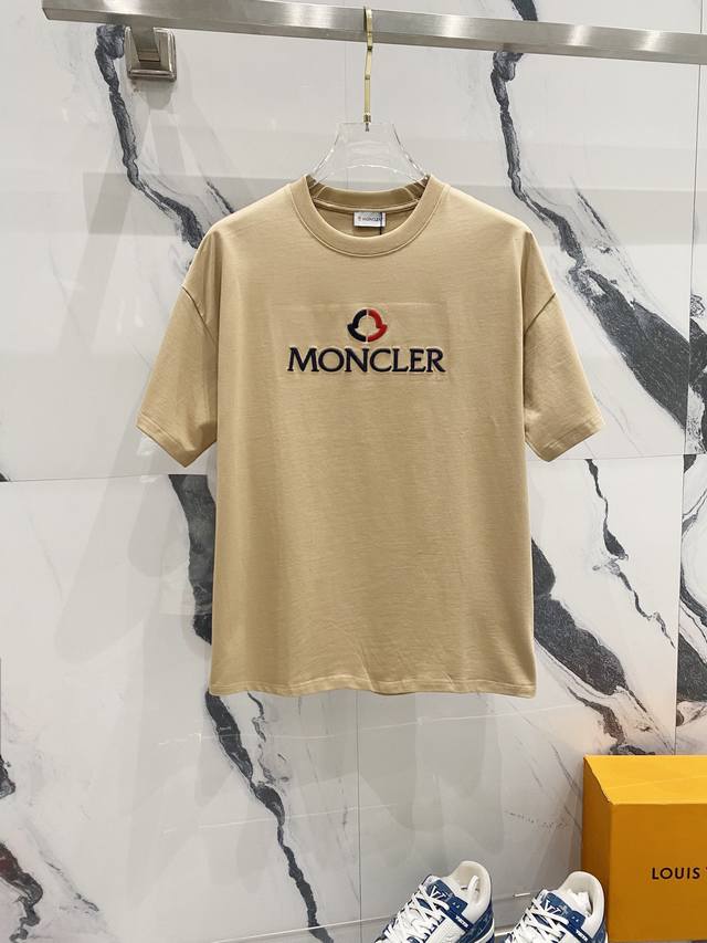 Moncler 蒙口 260克圆领短袖t恤 标志性字母logo刺绣章仔logo手臂 官方同步 高版本 高品质 时尚个性 百搭潮流 纯原品质 原版面料 吊牌 领标