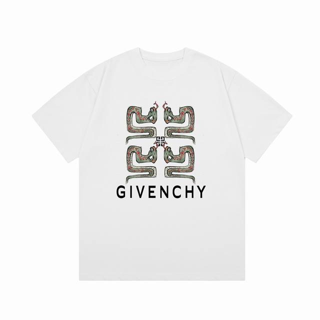 隔天到 Givenchy 纪梵希 蛇年限定 字母印花 Logo标识精致升级，灵感源自八十年代复古 原版面料 官方同款 短袖t恤 定制300克同缸染面料 手感非常