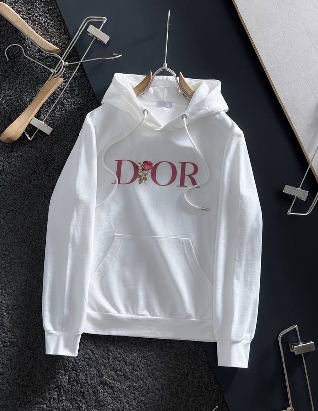 Dior 迪奥 2024秋冬男女同款情侣款最新的贸易订单长袖卫衣，全品相！！网红款！工艺采用图案logo压胶印花工艺设计！上身舒适透气，不僵硬，整体有着丰富的立