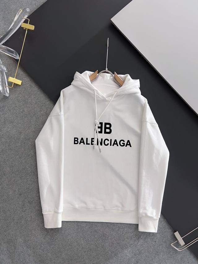 Balenciaga 巴黎世家 2024秋冬男女同款情侣款最新的贸易订单长袖卫衣，全品相！！网红款！工艺采用图案logo压胶印花工艺设计！上身舒适透气，不僵硬，