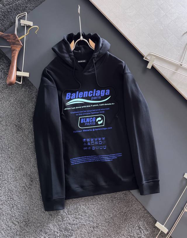 Balenciaga 巴黎世家 2024秋冬男女同款情侣款最新的贸易订单长袖卫衣，全品相！！网红款！工艺采用图案logo压胶印花工艺设计！上身舒适透气，不僵硬，