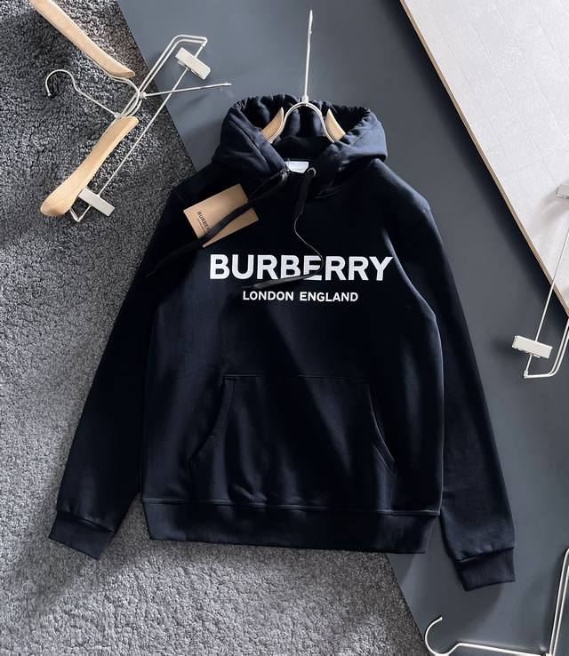 Burberry 巴宝莉 2024秋冬男女同款情侣款最新的贸易订单长袖卫衣，全品相！！网红款！工艺采用图案logo压胶印花工艺设计！上身舒适透气，不僵硬，整体有