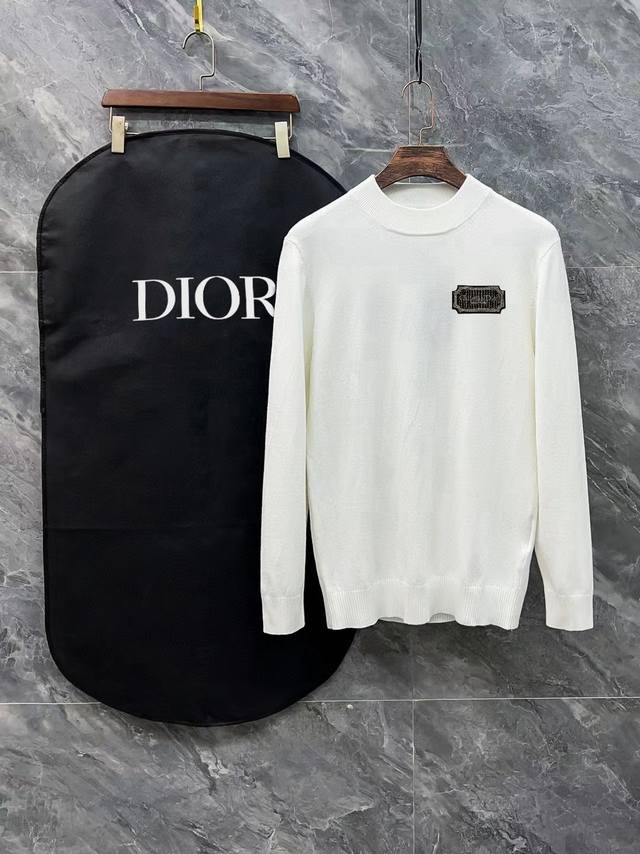 Dior 迪奥 三标齐全 官网同款精美印花logo半高领毛衣 精品羊毛混纺毛衫 男女款高端定制臻品系列 隶属品牌高端主线 专利顶级纱线混纺 以创新来阐释常规款式