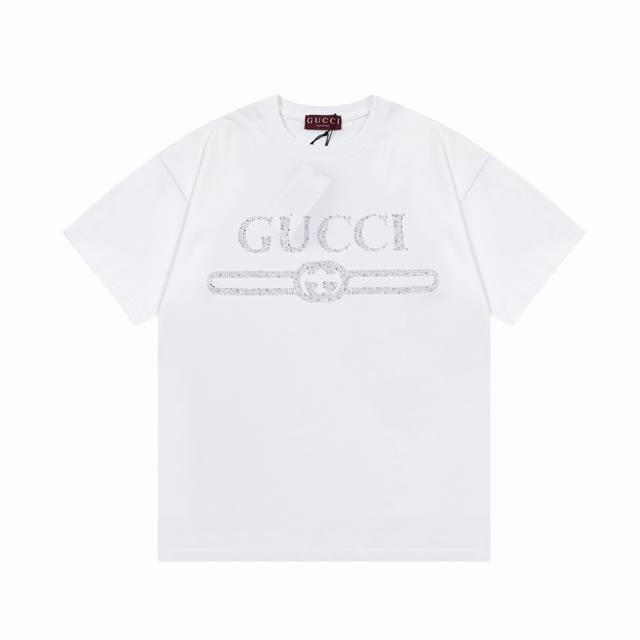 Gucci 古驰 水晶烫钻双g字母 Logo标识精致升级，灵感源自八十年代复古 原版面料 官方同款 短袖t恤 定制310克同缸染面料 手感非常舒服 春夏最新砖柜