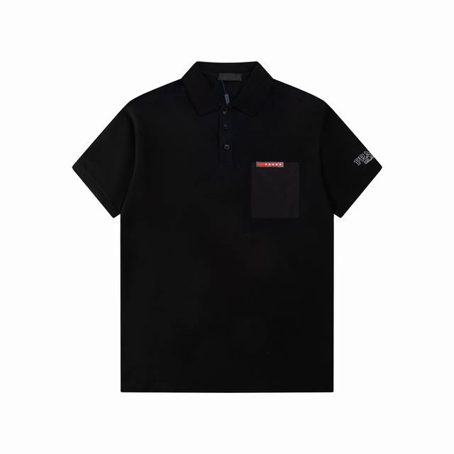 Prada 普拉达 24Ss新款 袋口经典滴胶logo 袖3D Logo刺绣polo 230克重双纱全棉珠地 颜色：黑 白 码数：S M L Xl Xxl