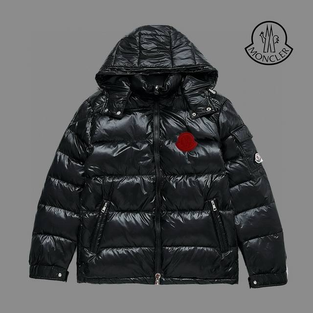 Moncler 蒙口玛雅羽绒服：颜色 米白，黑色 尺码：M. L. Xl. Xxl.3Xl 羽绒：采用新欧标90纯白鹅绒填充，蓬松度高，回弹性好，不跑绒，透绒，