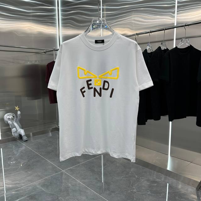 Fendi 2024秋冬新款320克短袖t恤 发泡硅胶 男女同款宽松版 S M L Xl Xxl 五个码 黑色 白色