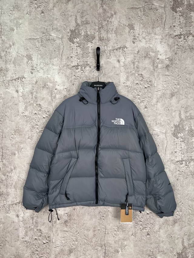 款号：2182-顶级版本 新款the North Face北面vintage 90S 明星同款羽绒服 设计理念： The North Face”的字面含义为山的