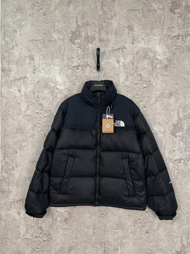 款号：2182-顶级版本 新款the North Face北面vintage 90S 明星同款羽绒服 设计理念： The North Face”的字面含义为山的