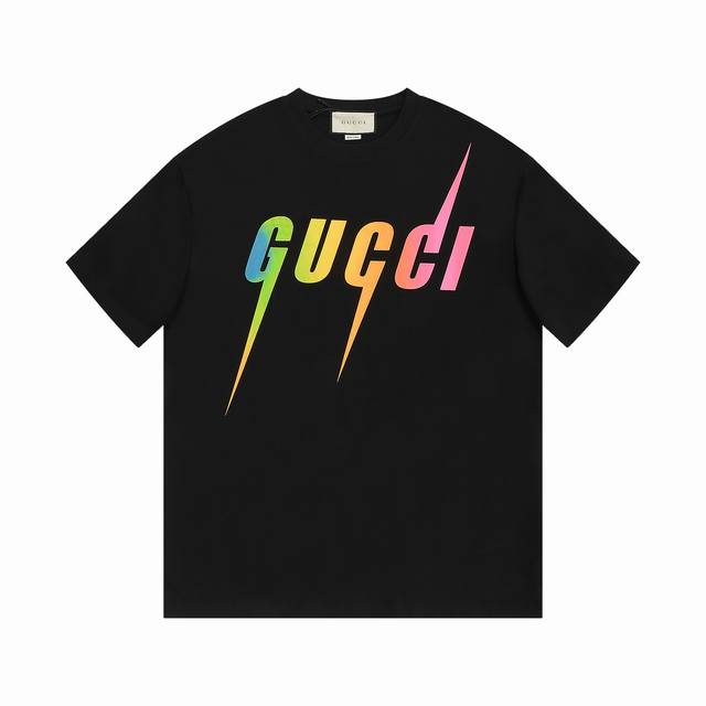 Gucci 古驰 经典款 定制270G双纱纯棉面料 直喷刀锋闪电字母logo 男女同款 短袖t恤 颜色：黑色 尺码：Xs-L